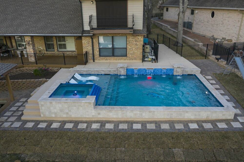 95k+ Custom Luxury Swimming Pools